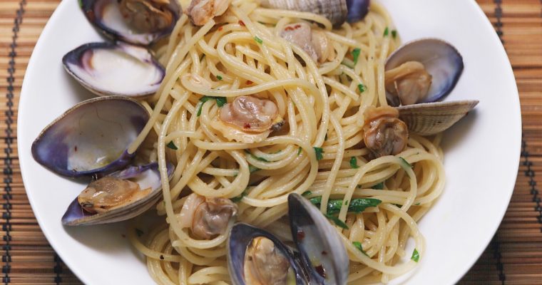 Spaghetti Alle Vongole (Spaghetti with Clams)