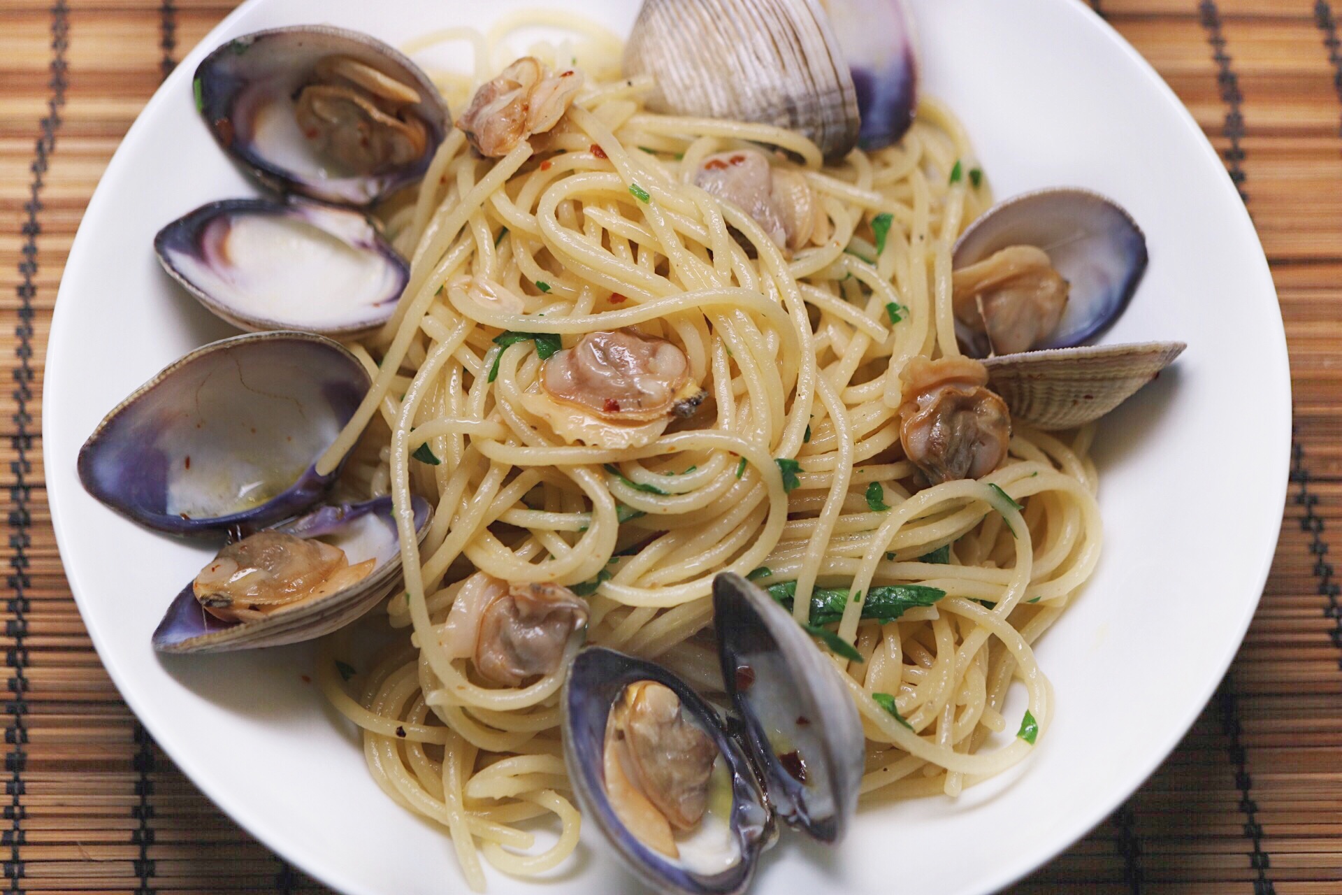 Spaghetti Alle Vongole (Spaghetti with Clams)